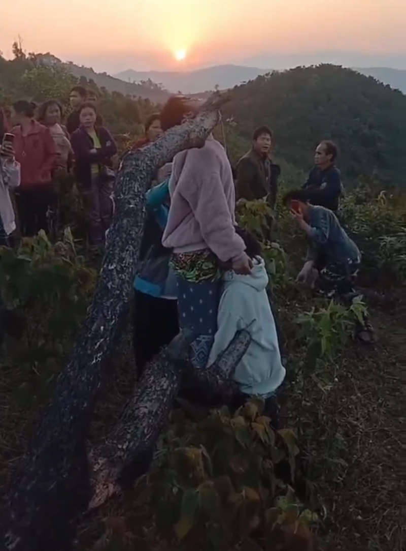 云南苗族一情侣因父母反对一绳吊双双黄泉做鸳鸯